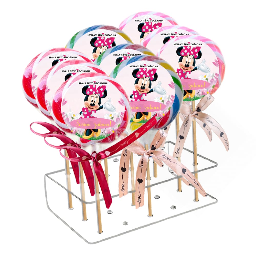 Dekoracije za rodjendan i slatki sto personalizovane lizalice (49) Personalizovane rođendanske lizalice sa swirl dizajnom i veselim bojama na slatkom stolu za goste.