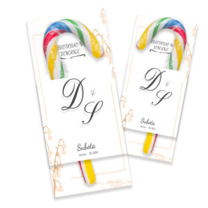 Personalizovane svadbene lizalice sa posebnim porukama, idealne za dekoraciju i poklon gostima.